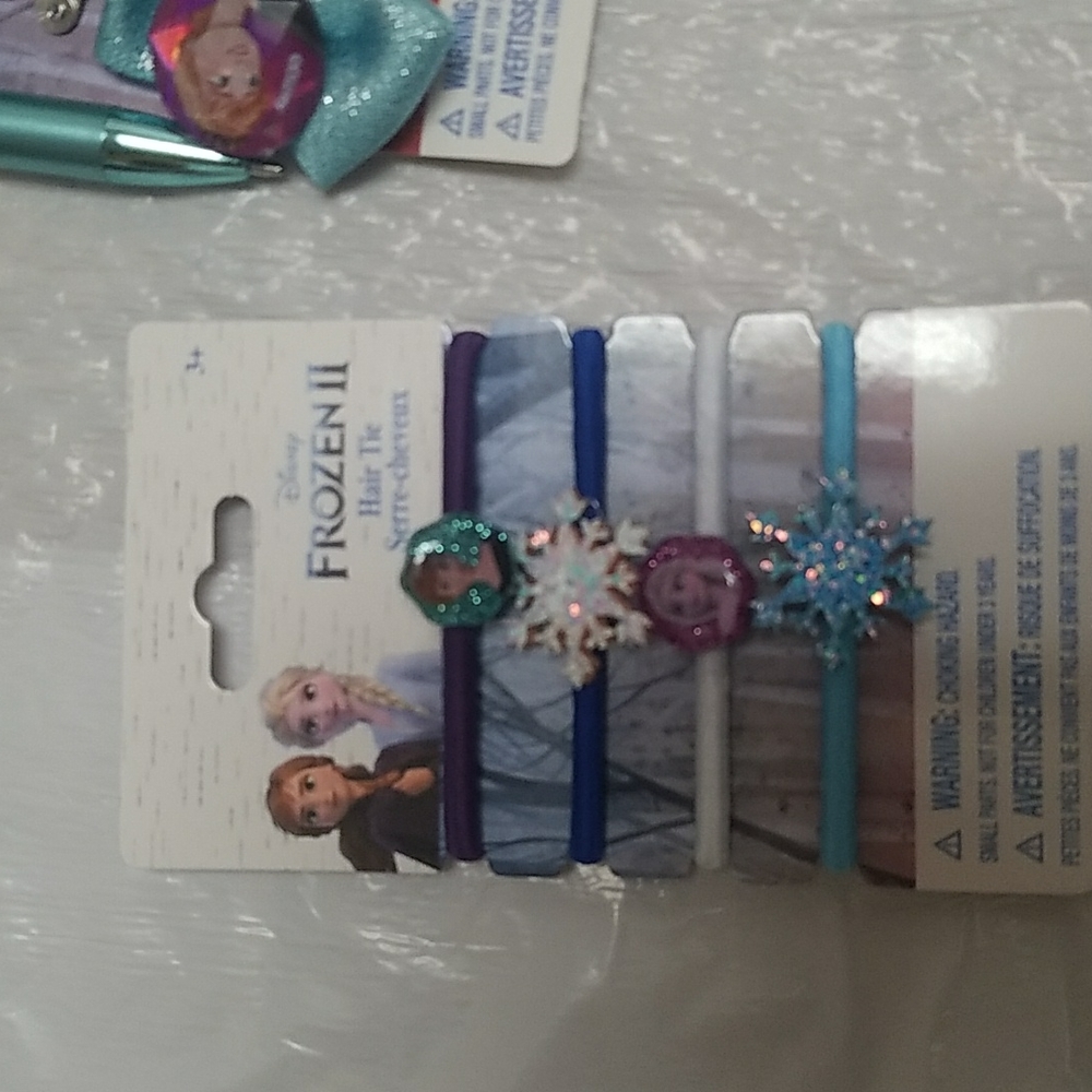 Frozen Hair tie, Frozen hair clips and a beautiful pen - Picture 2 of 4